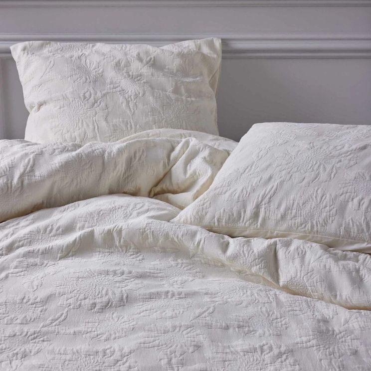 posteljnina essenza je odlična ideja za večplastno spalnico