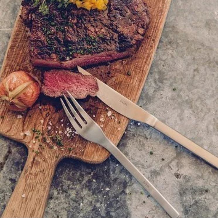 gave til ham: steakbestik
