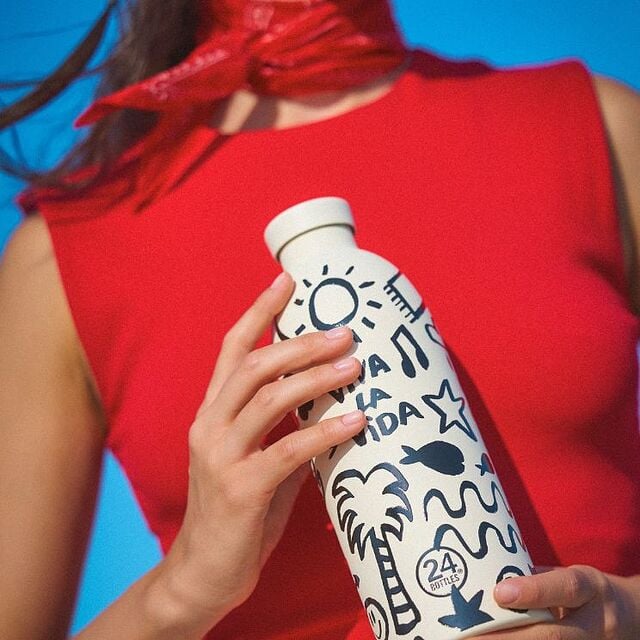 Cadeau pour la Journée de la Femme : une bouteille florale qui égaye la journée