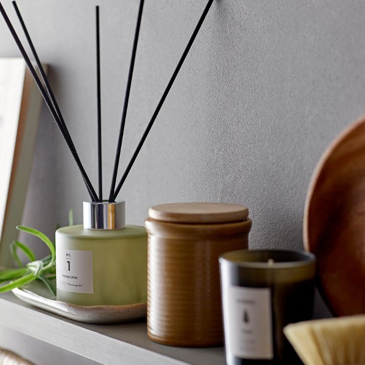 cadeau de pendaison de crémaillère : diffuseur de parfum de Bloomingville