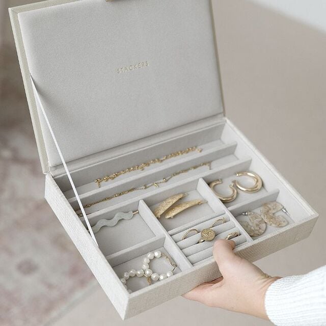 boîte à bijoux dans une couleur pastel et douce