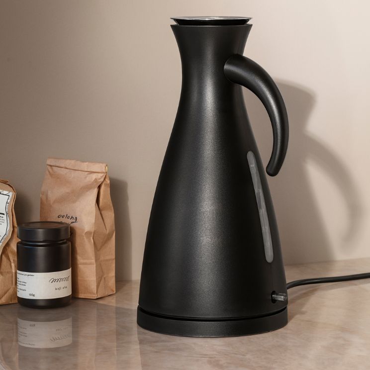 classement des bouilloires électriques : bouilloire Eva Solo mate