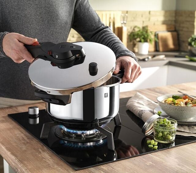 χέρι με καπάκι