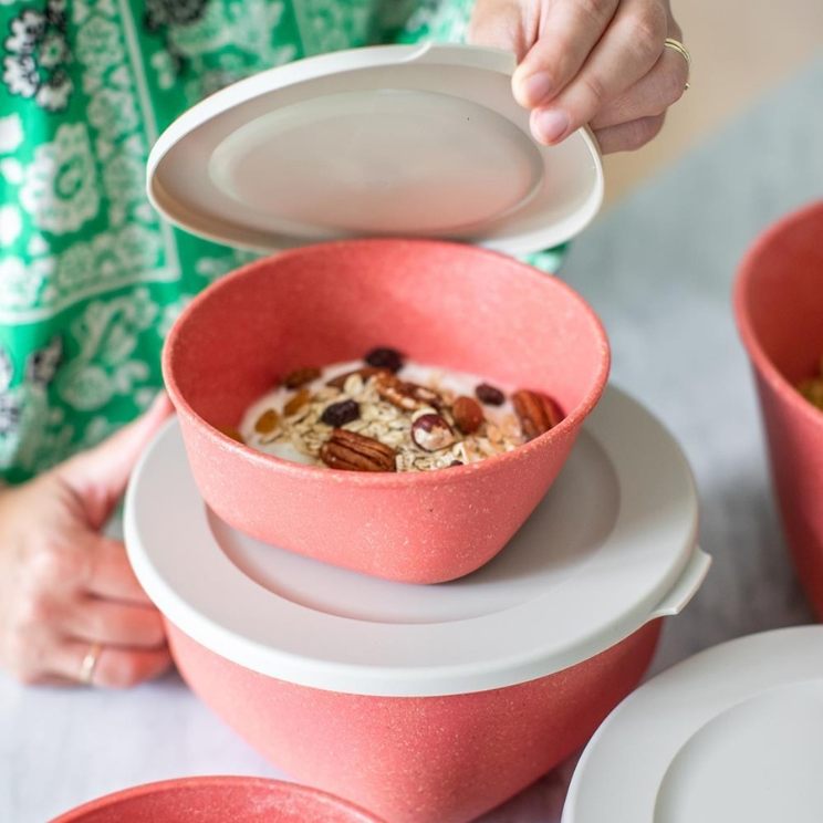 ružičasta posuda za pohranu