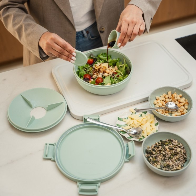 πολύχρωμη σαλάτα