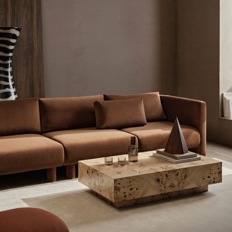 Salon de style chubby avec table basse et canapé