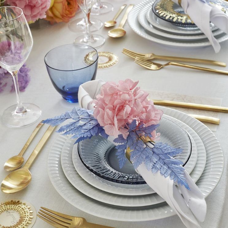 wedding table arrangement