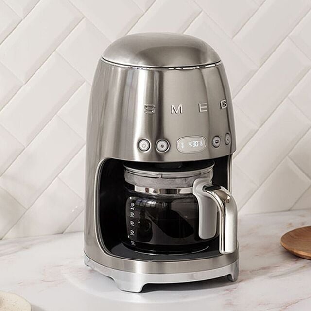 Smeg DCF02 non è solo caffè delizioso, ma anche design al massimo livello