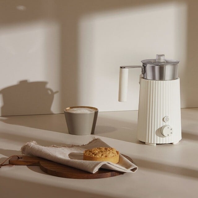 espumador de leche alessi