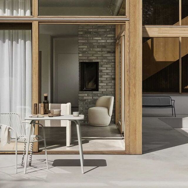 Mesa auxiliar Blomus