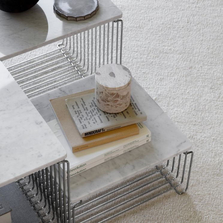 Table Montana Wire avec un plateau en marbre