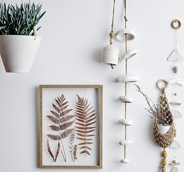 αποξηραμένα λουλούδια σε κορνίζα