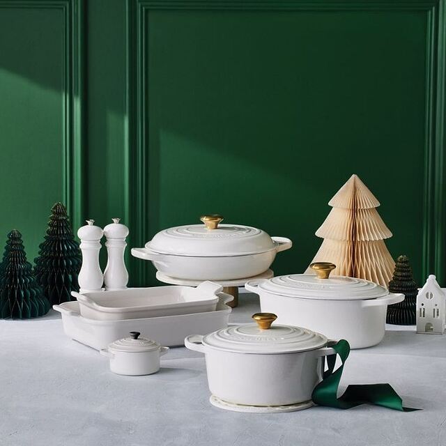 cocina navideña 2025: arreglo atemporal de Le Creuset