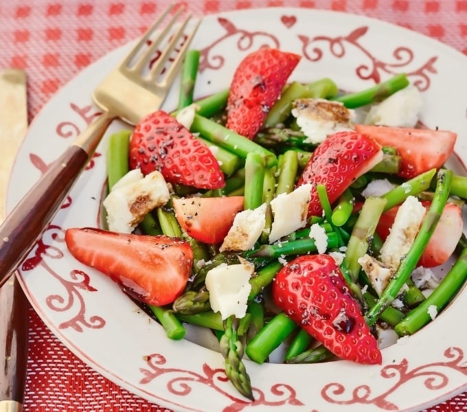 fresas espárragos
