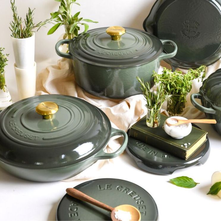 Timianfarvet service fra Le Creuset