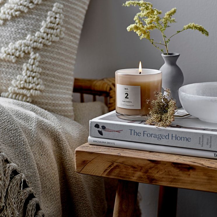 sveče bodo prišle prav v udobni spalnici