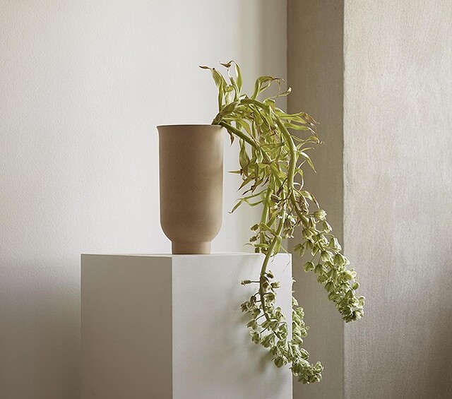 klasična vaza za jedan cvijet