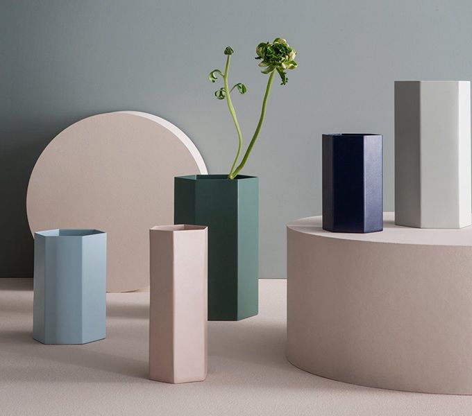 geometrijske šarene vaze