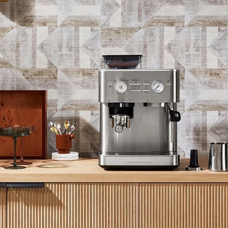 le moderne macchine da caffè combinano funzionalità e stile