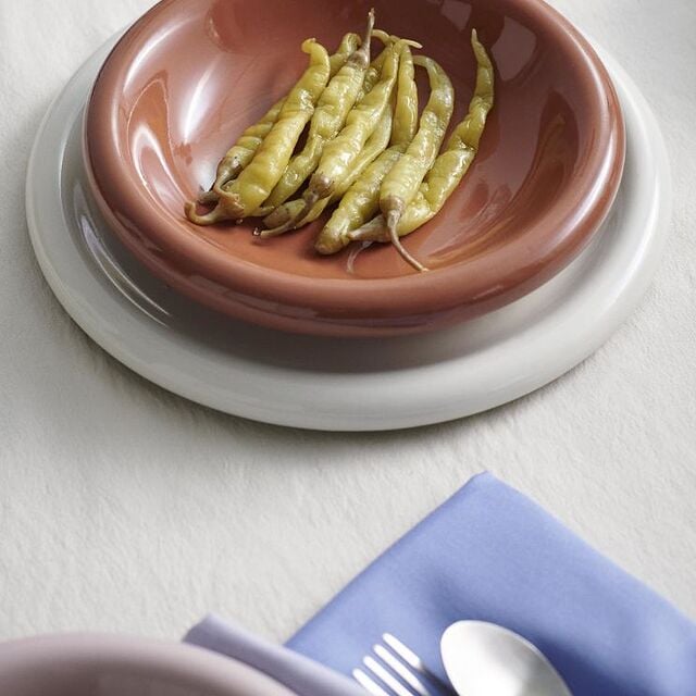 Assiettes Barro arrondies de Hay