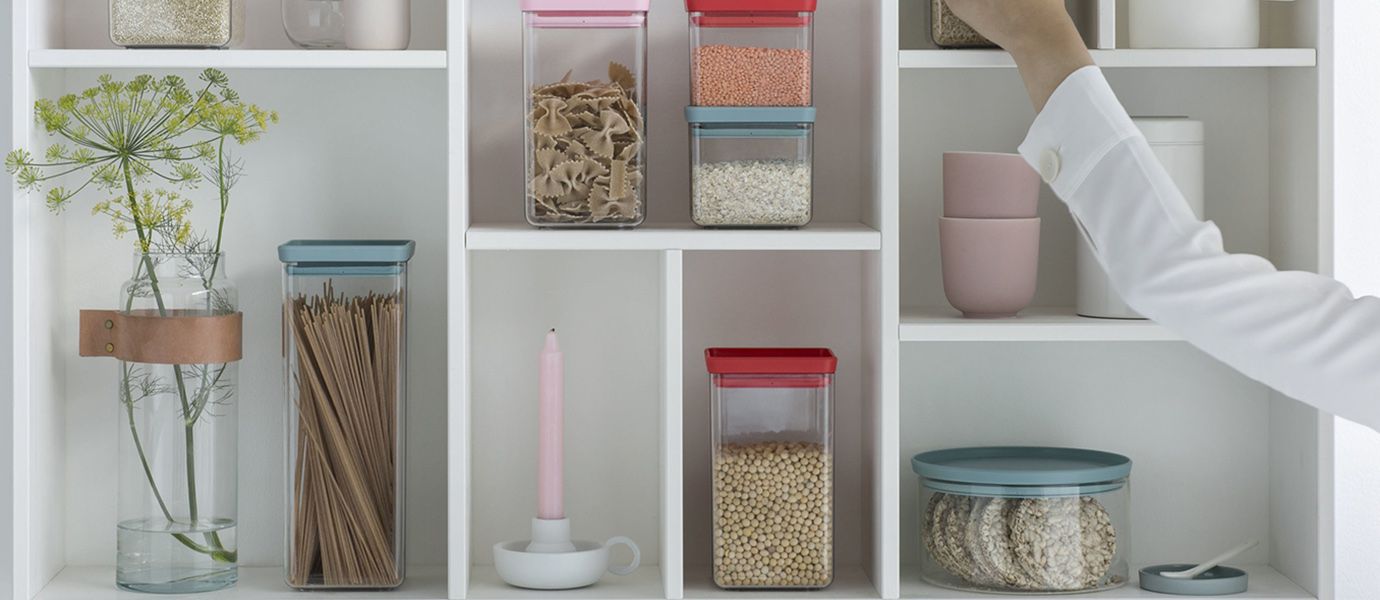 Skladištenje suhe hrane u kuhinji