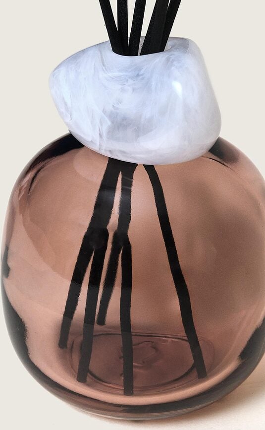 Difusor Aromático Mineral, ciruela y blanco, con fragancia Lady Flower