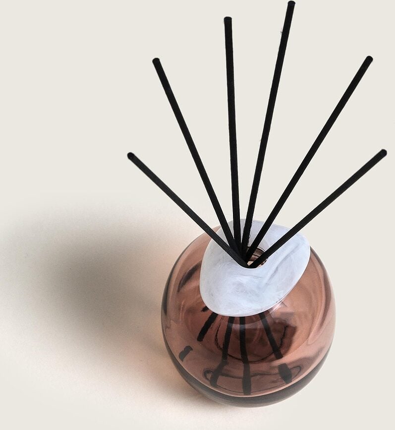 Difusor Aromático Mineral, ciruela y blanco, con fragancia Lady Flower