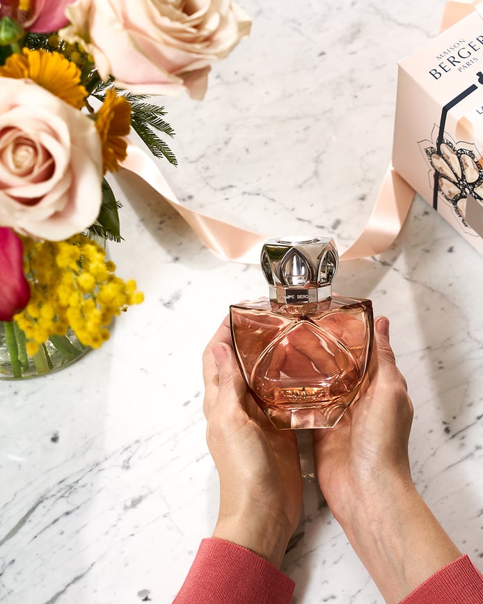 Eternity Katalitička Lampa crna s mirisom Lady Flower