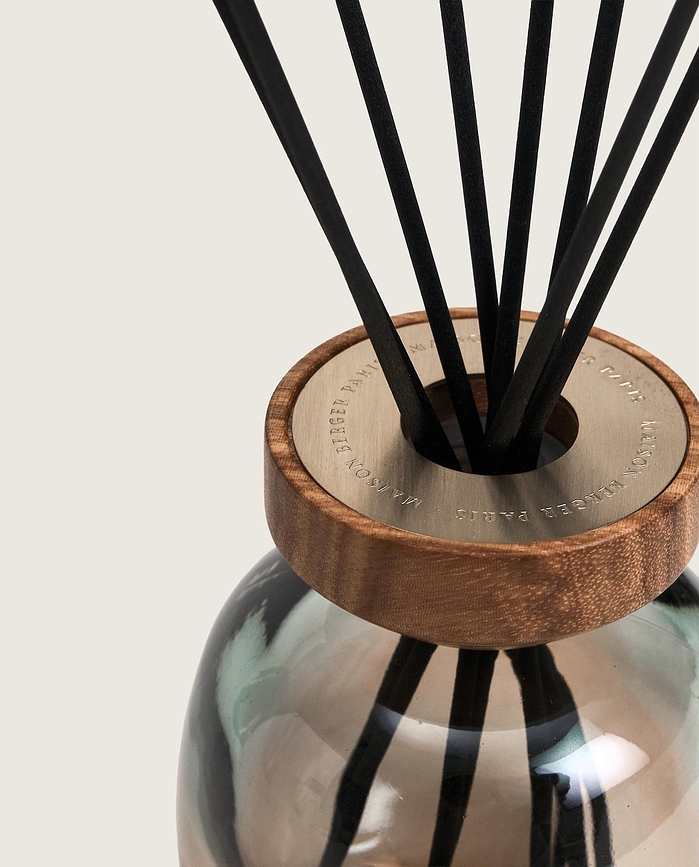 Geurdiffuser met stokjes en Wood Minerals essentie