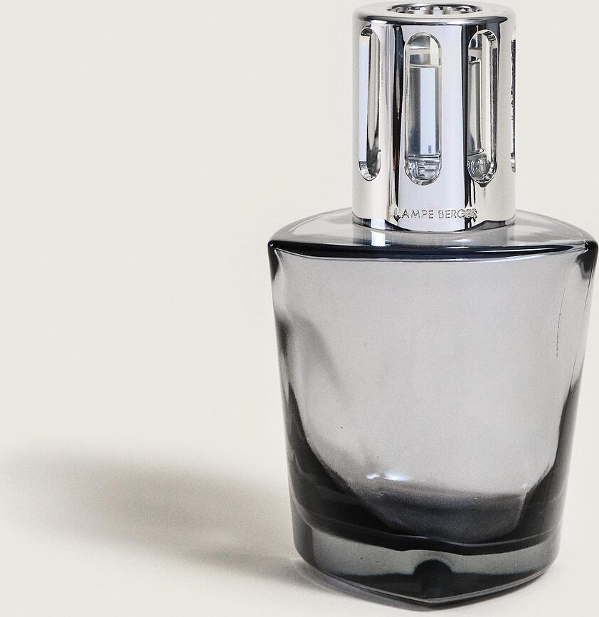 Terra Καταλυτική Λάμπα, μαύρη, με άρωμα Wilderness