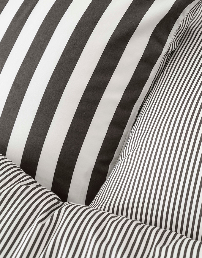 Classic Stripe Prevleka za vzglavnik, 40 x 80 cm, antracitno-bela, z zadrgo