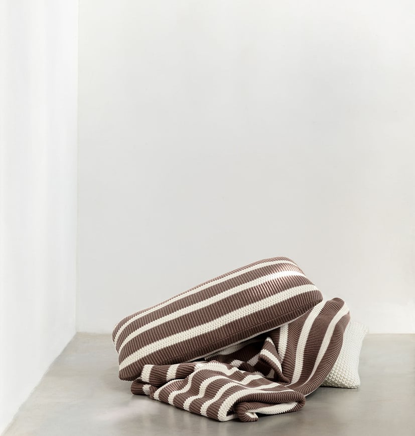 Cojín de algodón orgánico Structure Knit, 30 x 50 cm, marrón