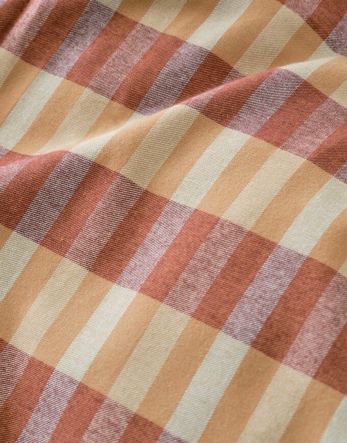 Hillan Posteljnina, 140 x 220 cm, oranžno-rdeča, s prevleko za vzglavnik 60 x 70 cm, zapiranje na preklop