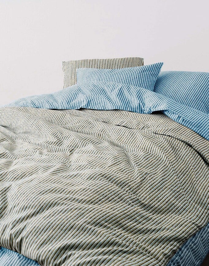 Janne Posteljina maslinasto-siva 140 x 200 cm s navlakom za jastuk 70 x 90 cm s patentnim zatvaračem