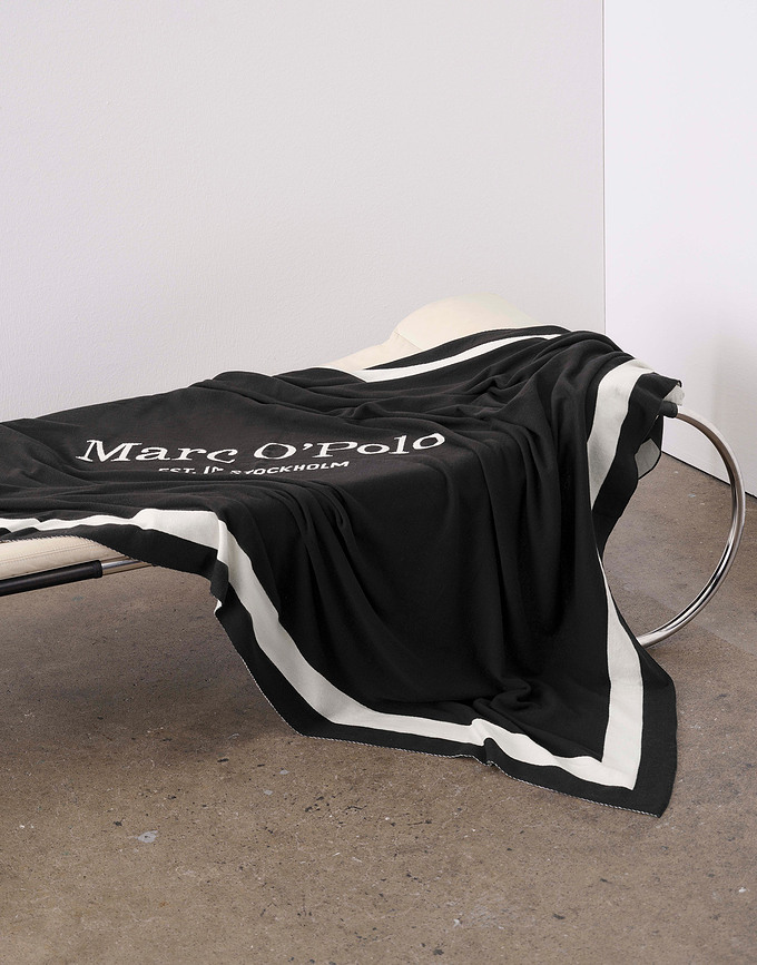 Manta Statement, 150 x 200 cm, negra