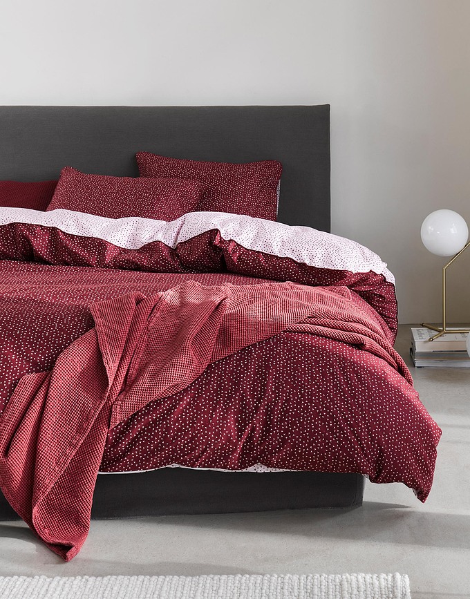 Svara Parure de Lit rouge, 200 x 220 cm, avec 2 taies d'oreiller 60 x 70 cm