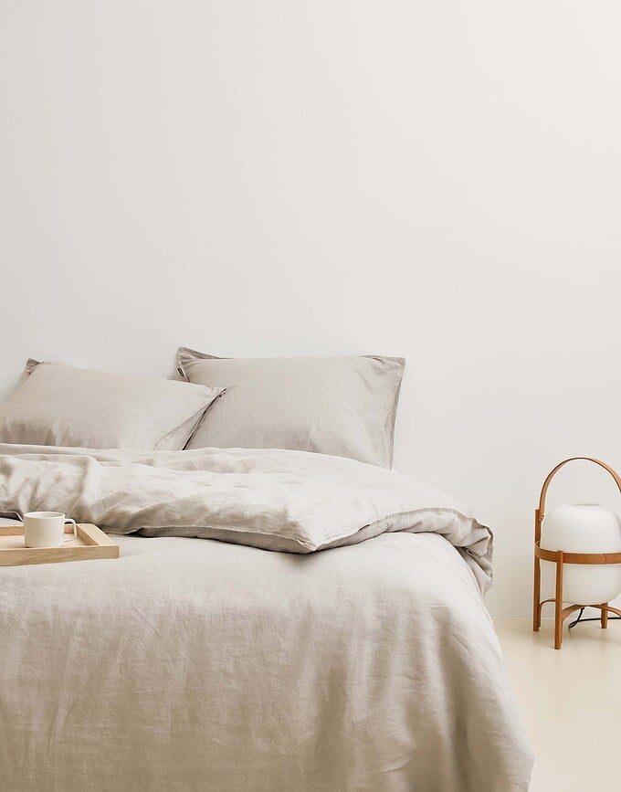 Valka Posteljina 200 x 220 cm lanena bež s 2 jastučnice 60 x 70 cm