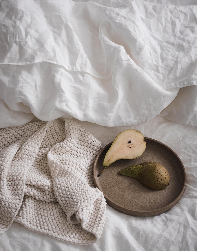 Valka Posteljnina, 200 x 220 cm, bela, lanena, z 2 prevlekama za vzglavnik 60 x 70 cm