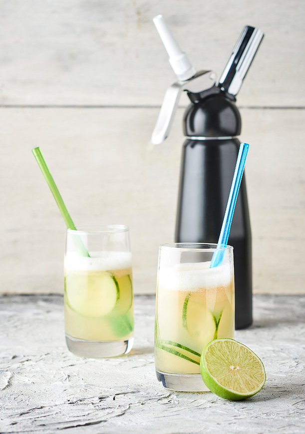 Mastrad Siphon à Chantilly avec douilles interchangeables, 500 ml, noir