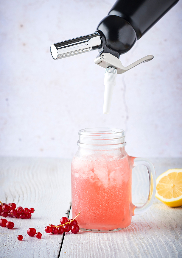 Mastrad Siphon à Chantilly avec douilles interchangeables, 500 ml, noir