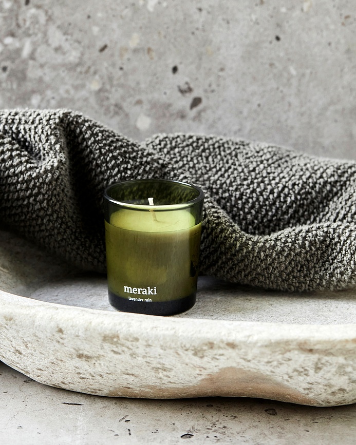 Vela aromática Meraki Oud Leaf, pequeña