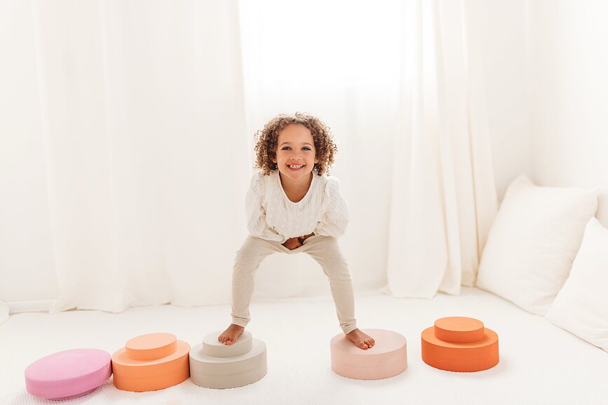 Juego de motricidad Rainbow Chair, tonos tierra, Set de 5 piezas