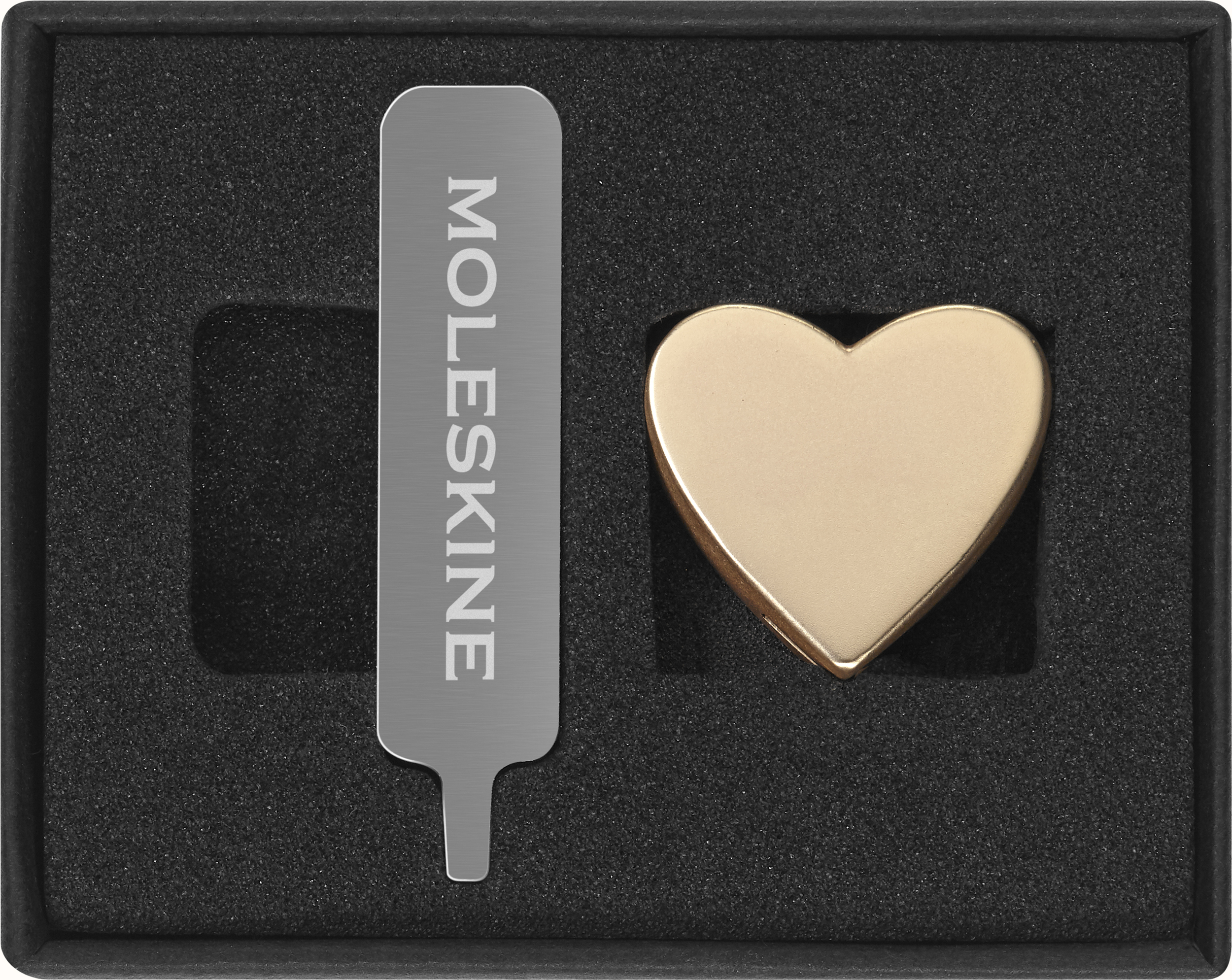 Przypinka na notes Moleskine serce złota