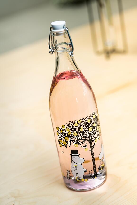 Botella Muurla Moomin, 1 L, diseño Manzanas
