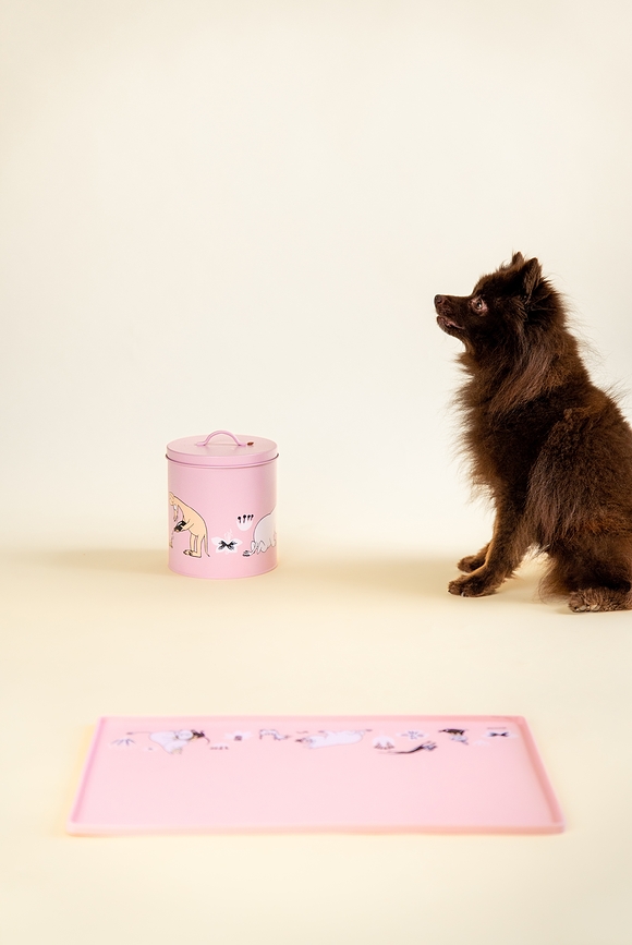 Muurla Moomin Tapis de Gamelle pour chien ou chat, 30 x 48 cm, rose
