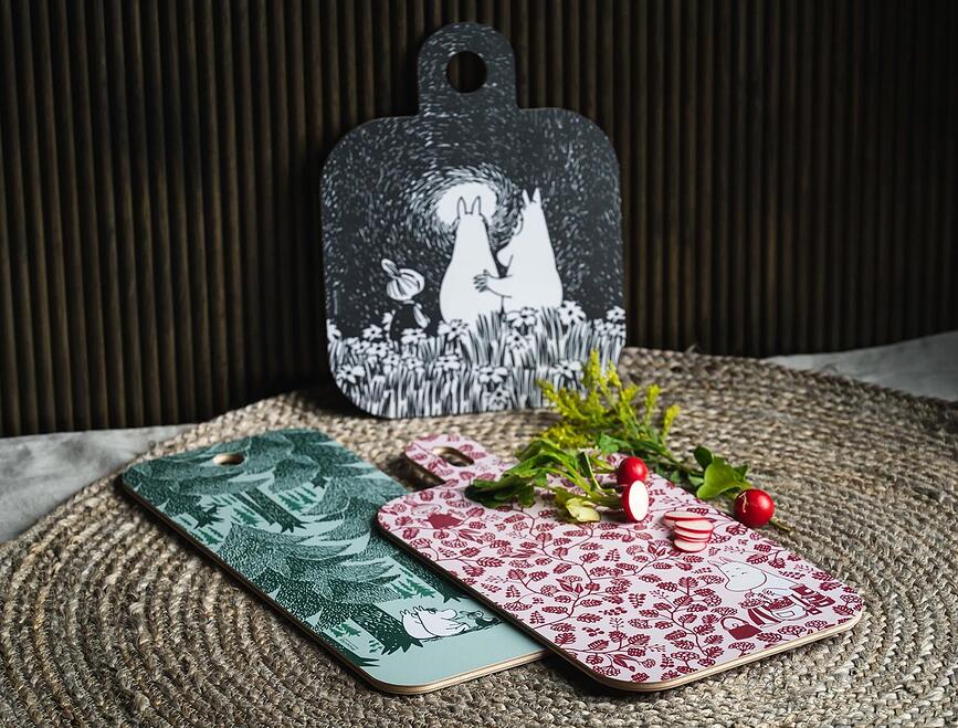 Tabla de Cortar Muurla Moomin, diseño En la Profundidad del Bosque, 18 x 44 cm