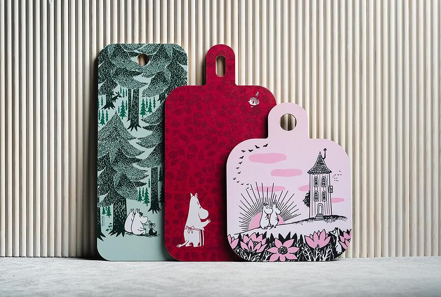 Tabla de Cortar Muurla Moomin, diseño En la Profundidad del Bosque, 18 x 44 cm