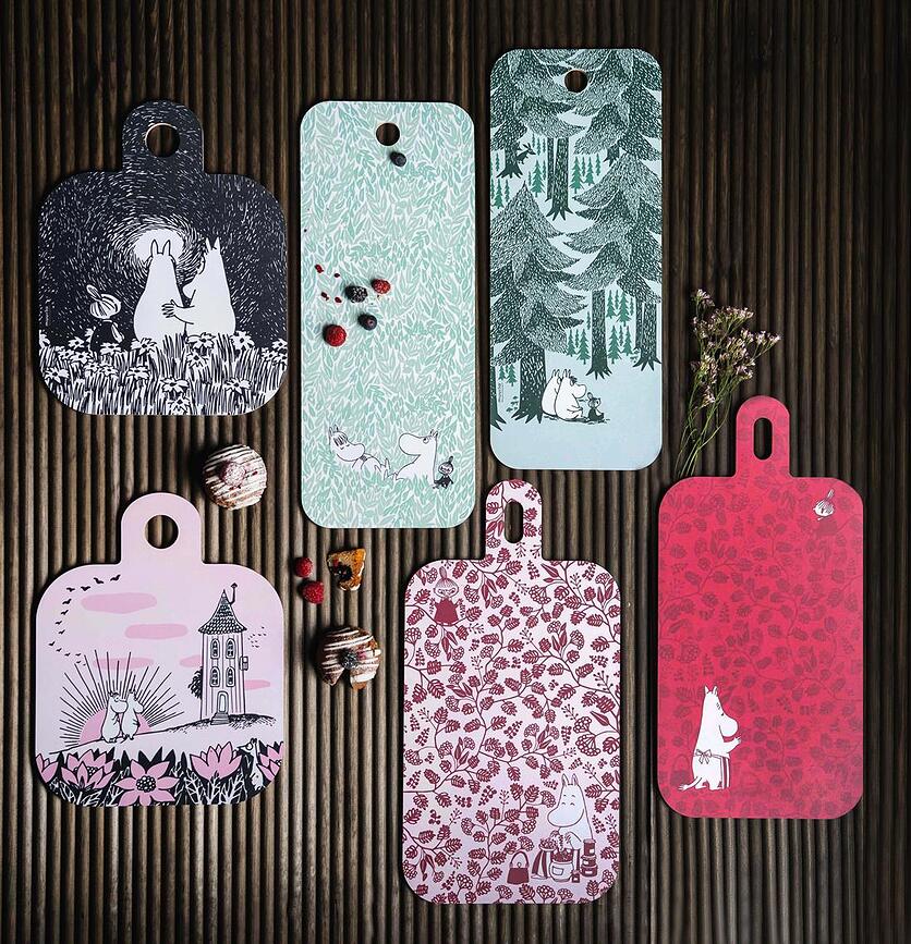 Tabla de Cortar Muurla Moomin, diseño En la Profundidad del Bosque, 18 x 44 cm