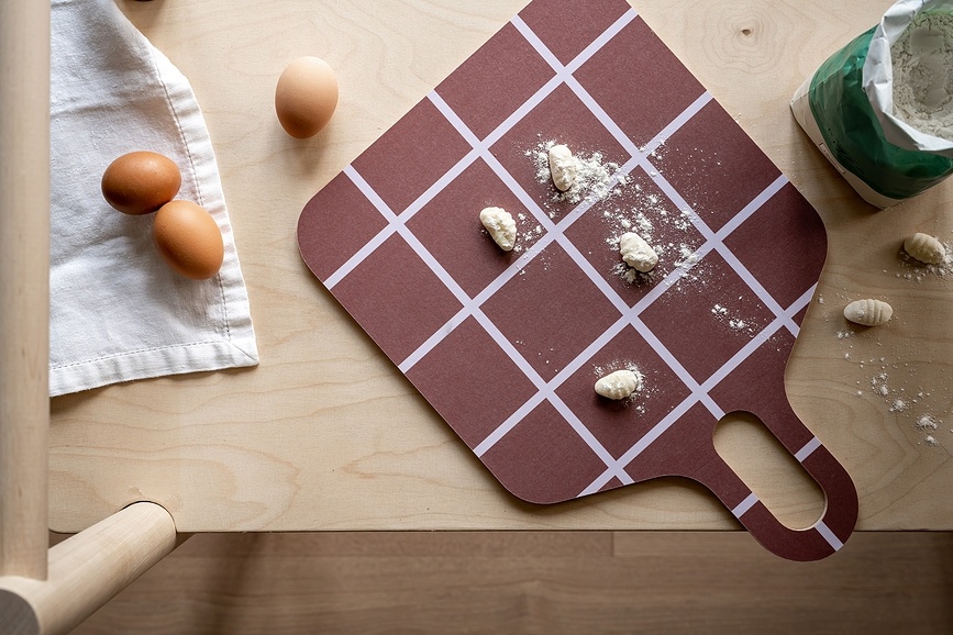Tabla de cortar y servir Checks & Stripes, 30 x 44 cm, marrón y beige
