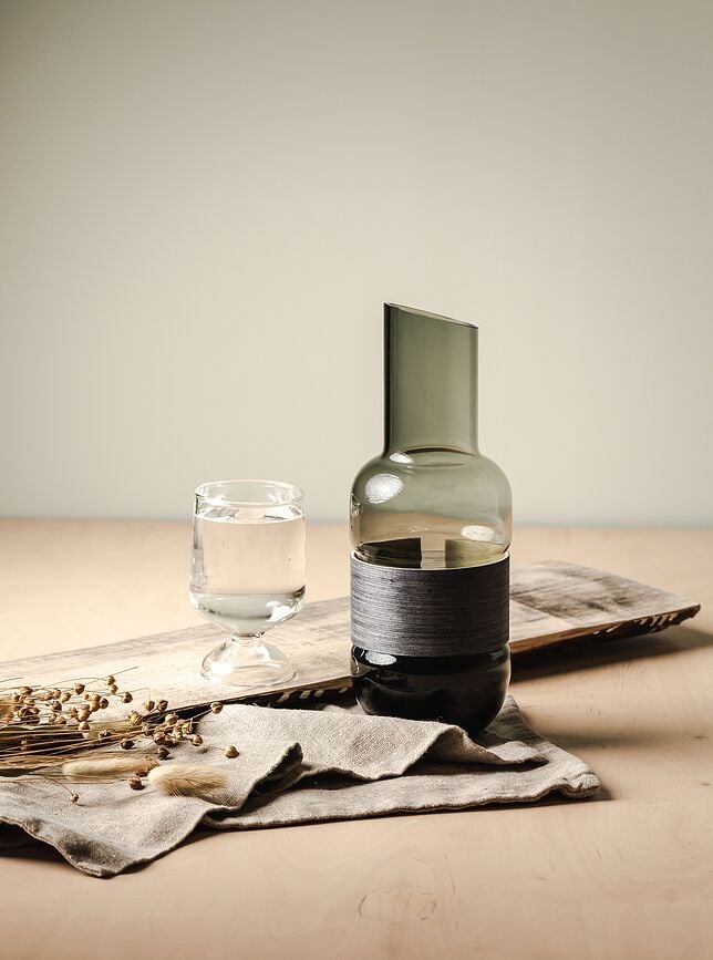 Veneer Karafa 1 l siva